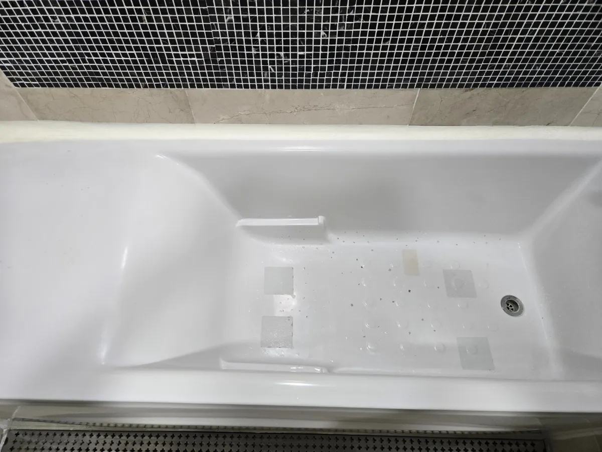 설치 후 욕조 내부 판교 붓들마을 9단지 이후