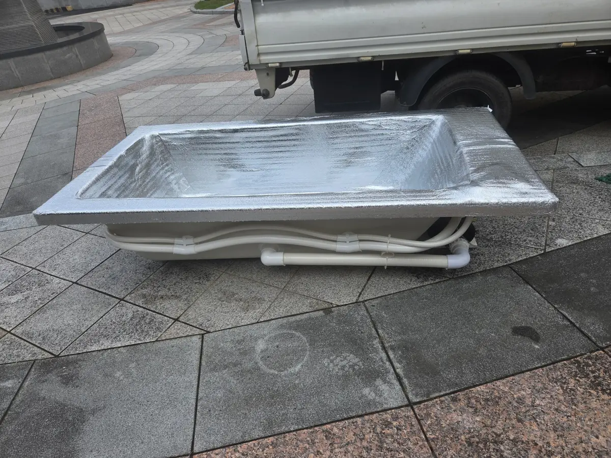 포장 상태의 새 욕조 동탄아트글란츠 타운하우스 진행 중
