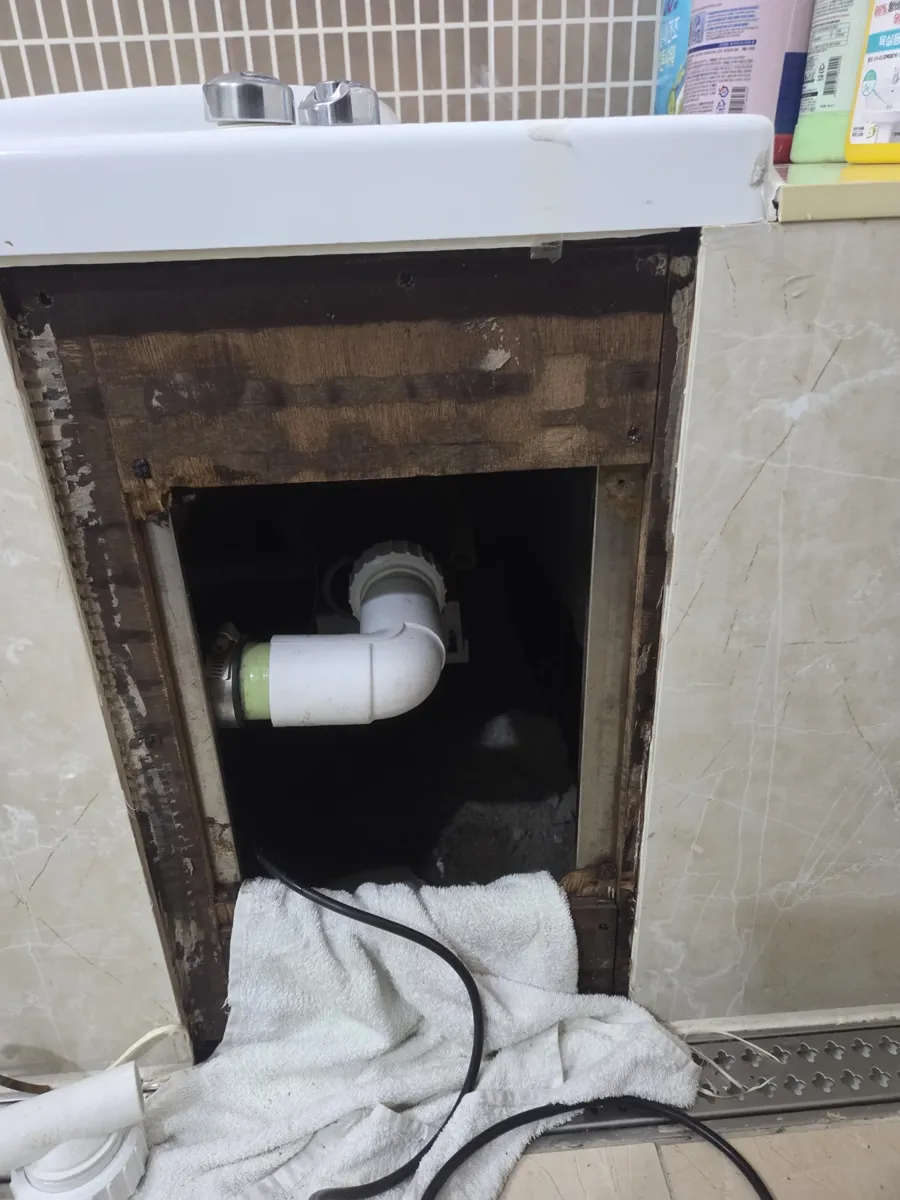 점검구 아래 배관 진주 현대성우트리펠리스 진행 중